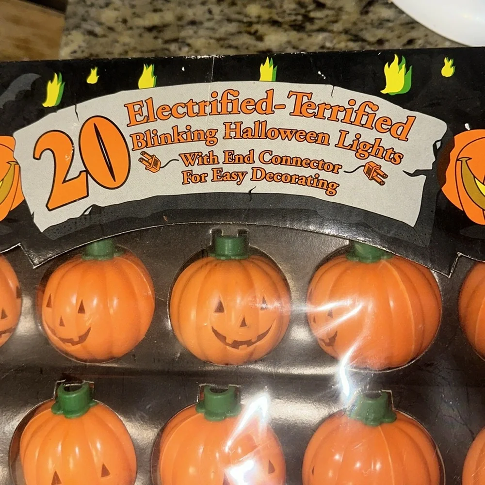 20 Vintage Electrified Terrified Blinking Halloween Lights‎